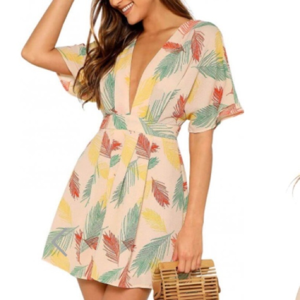 FLOERNS M Ditzy Floral plunging neckline tropical dress with lined skirt EUC